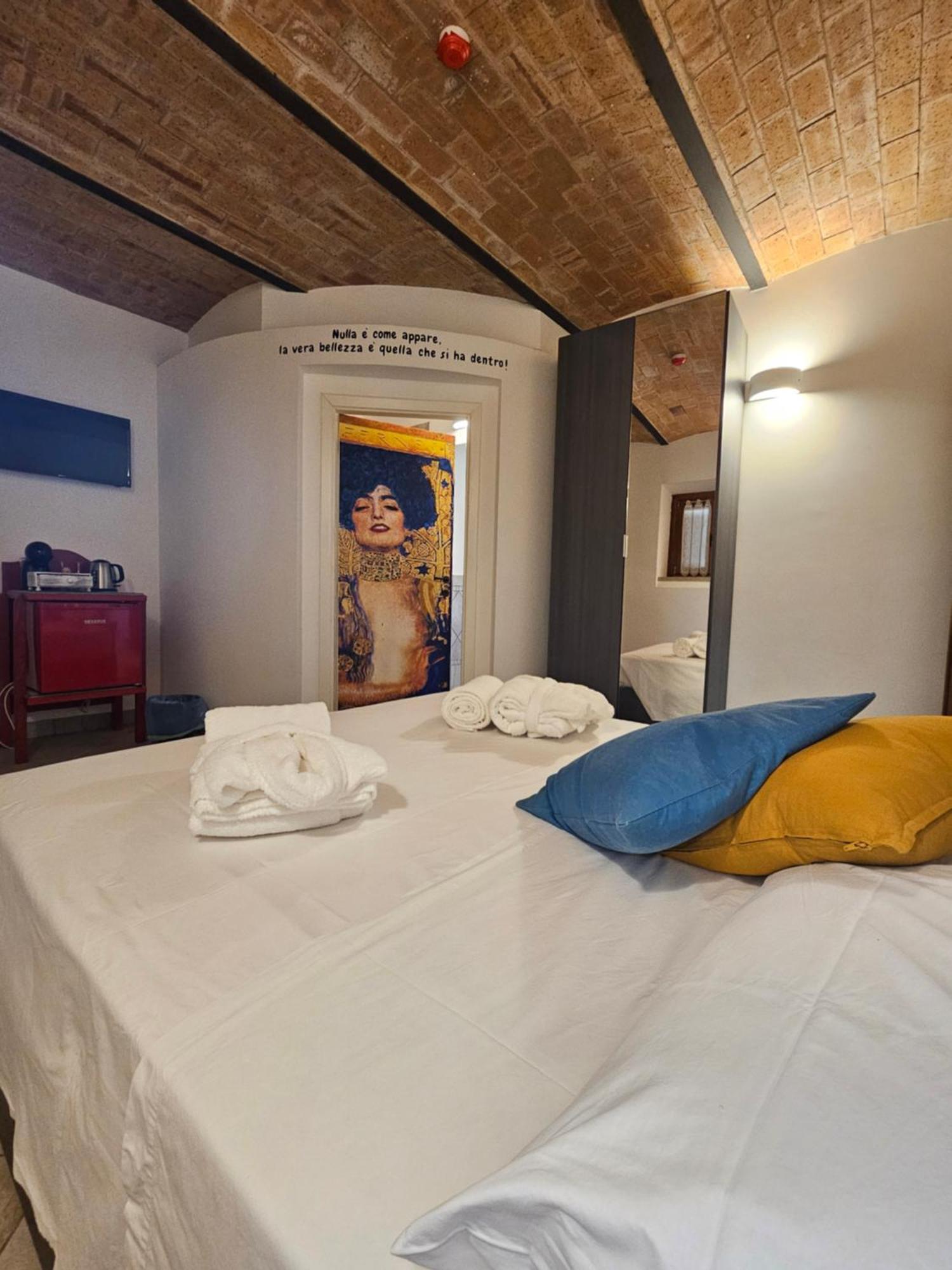 Casale Dei Priori Bed & Breakfast Rocca Massima ภายนอก รูปภาพ